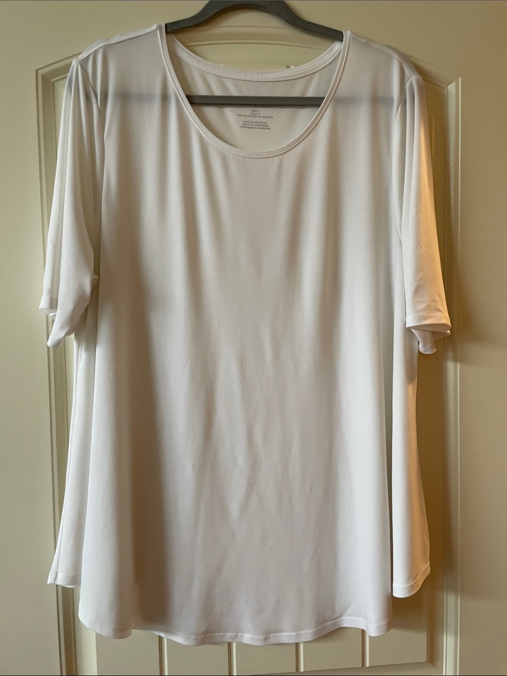 Chico's Size 3 White Scoop Neck Short Sleeve Tee